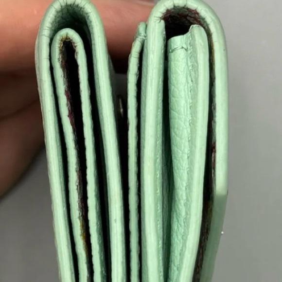 Louis Vuitton Mini Lockme Menthe Microchipped Wallet full inclusion - Picture 6 of 17